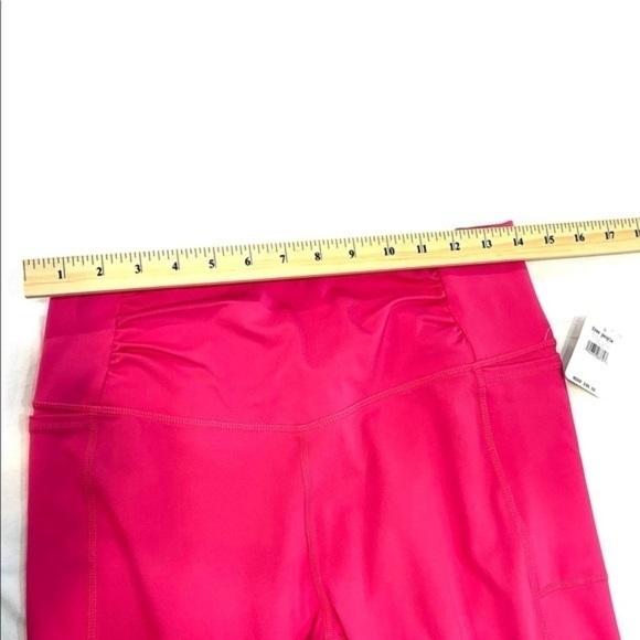NWT Free People Movement Fuchsia Legging Size M - Picture 12 of 14